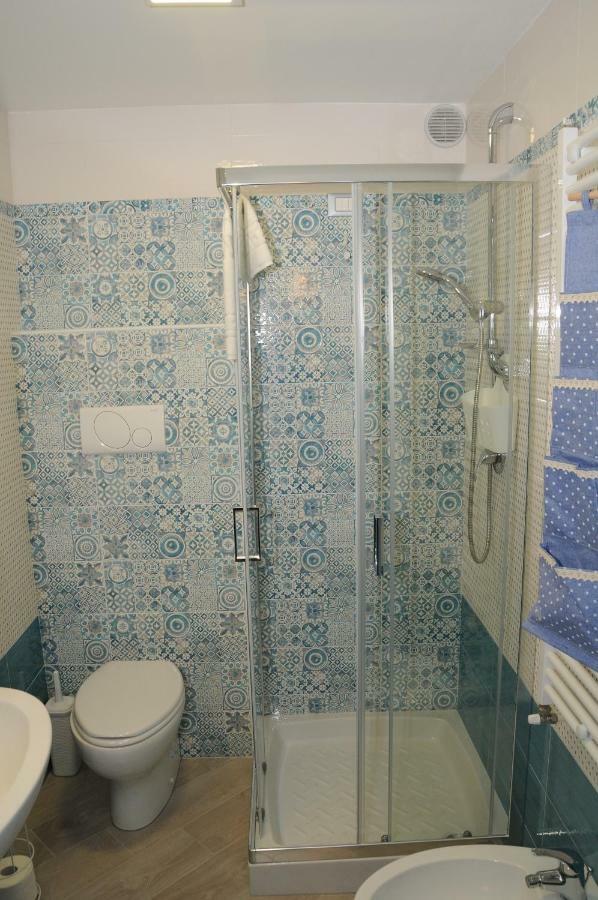 Triple Room Private External Bathroom