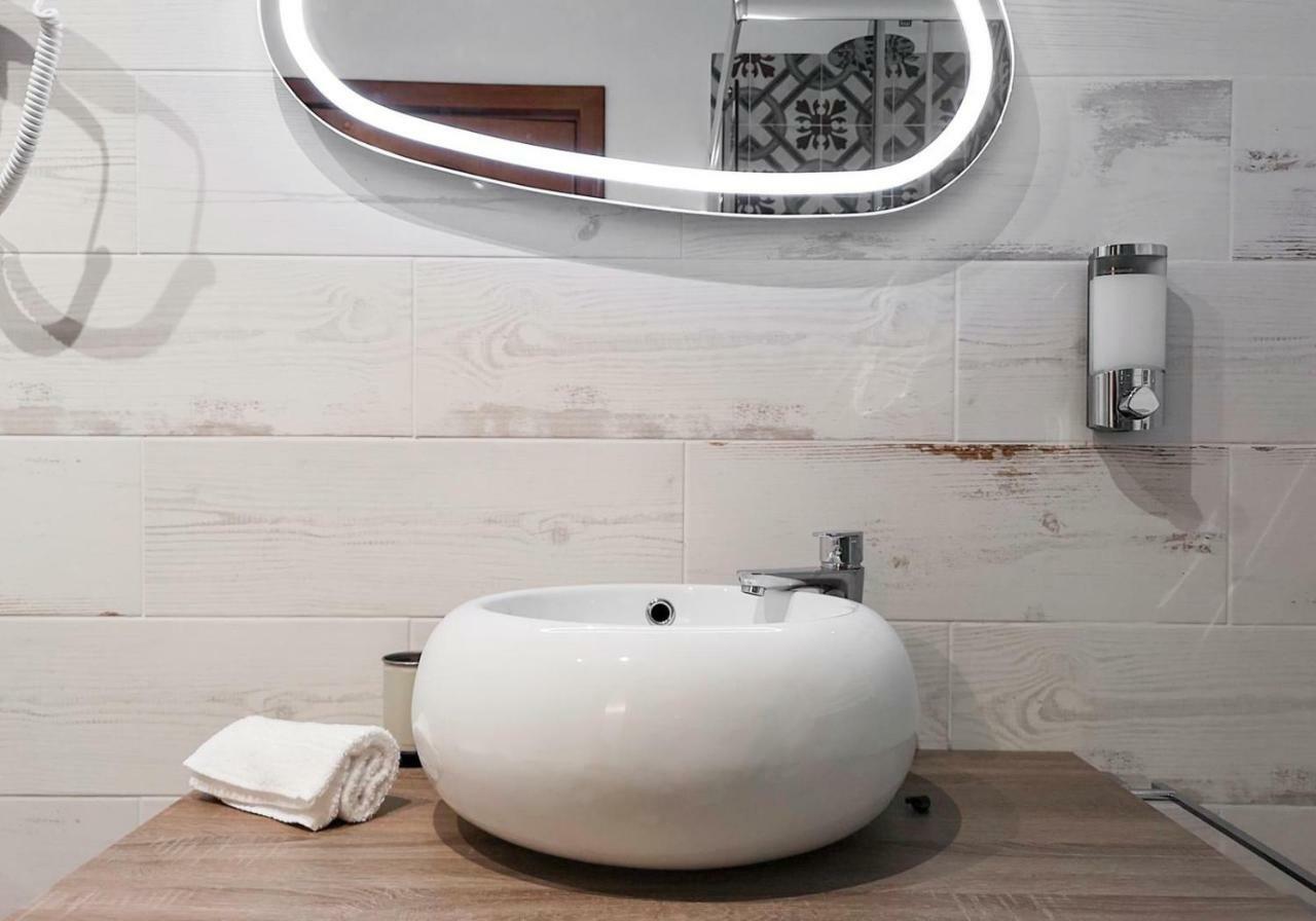 Large Double Room,827169509:JPEG