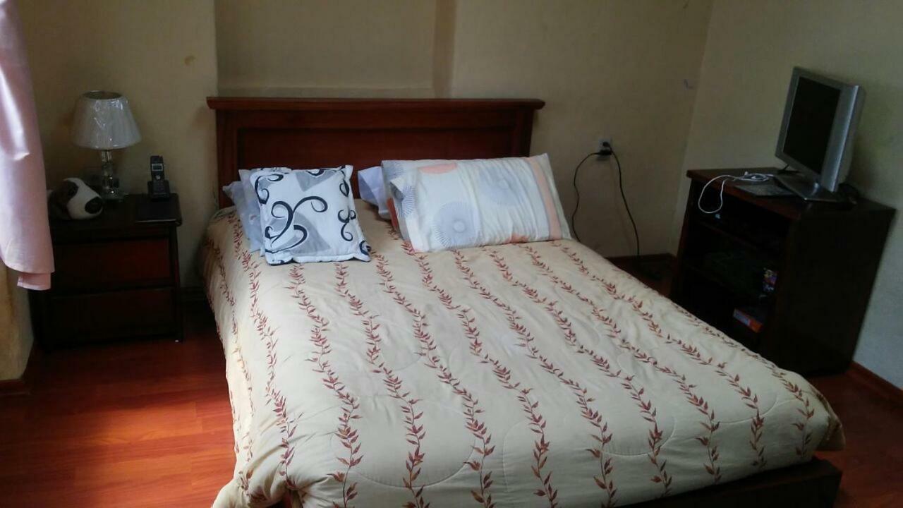 Deluxe Double Room with En-suite Bathroom