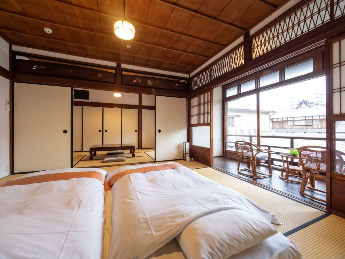 Japanese-Style Family Room