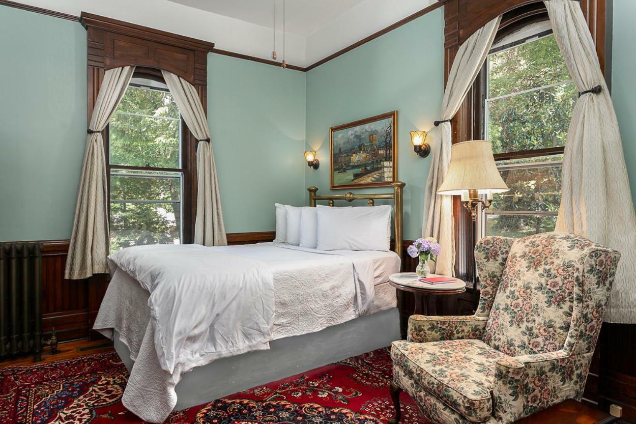 Reese Study Bedroom