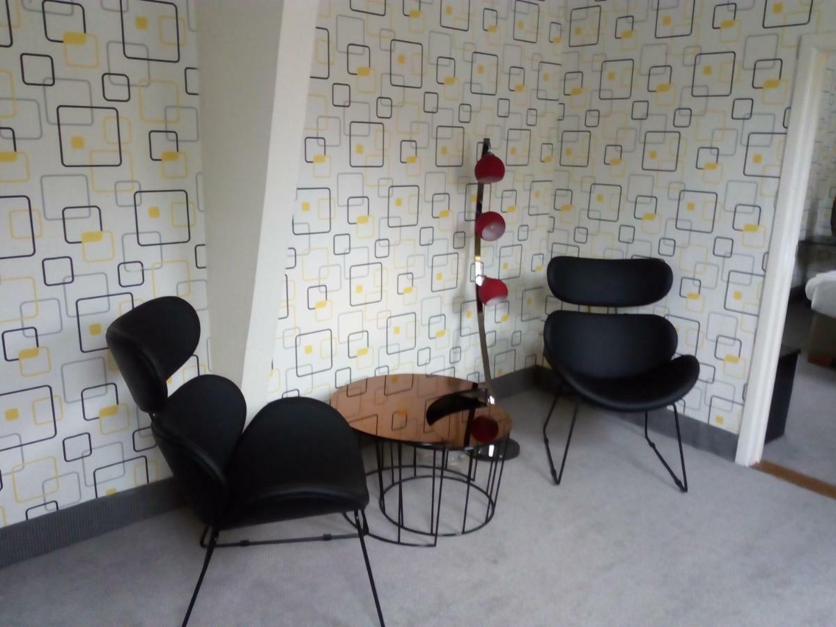 Standard Zimmer mit Kingsize-Bett