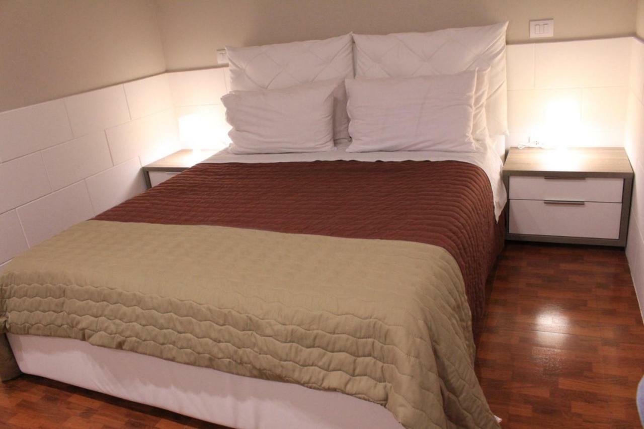 Double Room Private Bathroom