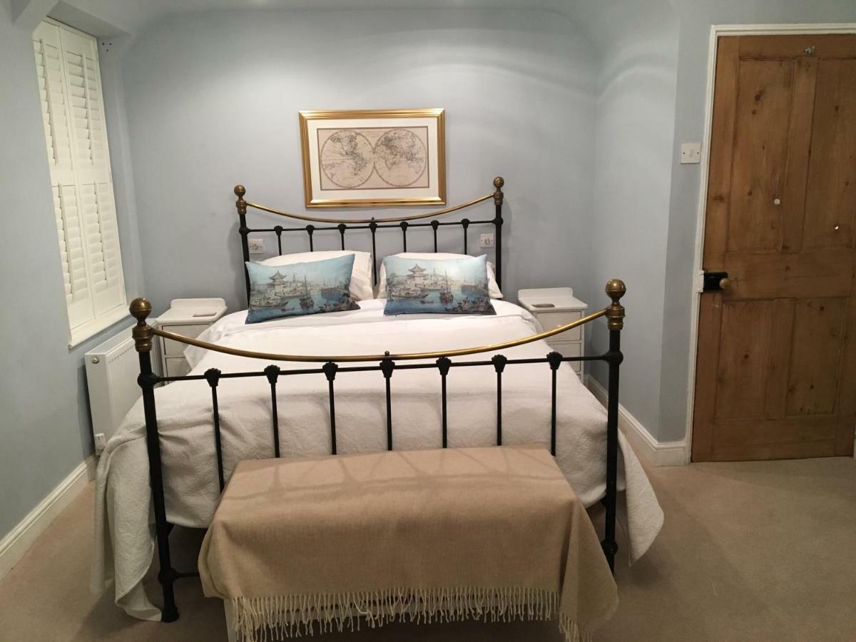 Deluxe Double Room with Shower