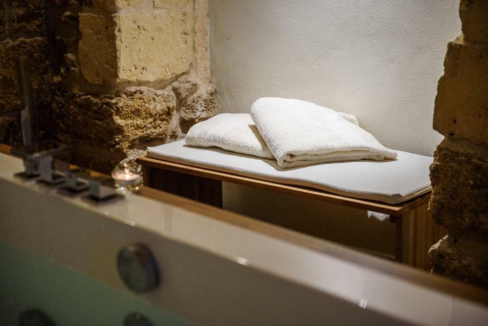 King Suite Spa Bath