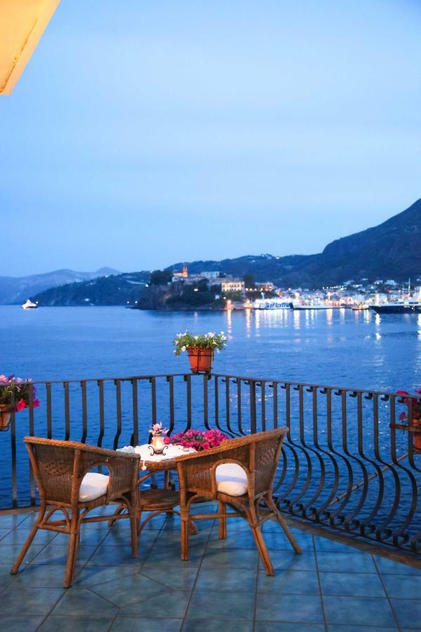 Double or Twin Room Side Sea View