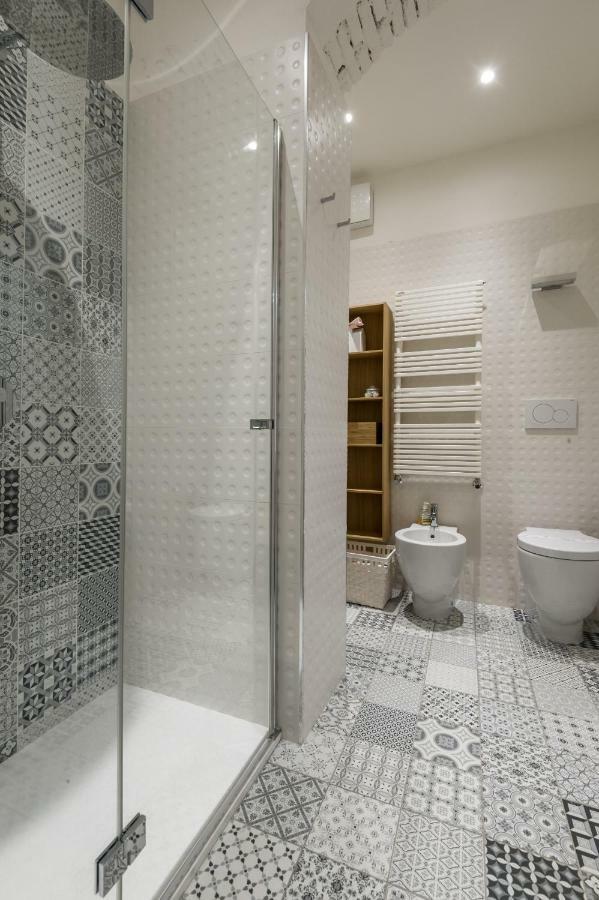 Deluxe Double Room with Shower,853030640:JPEG