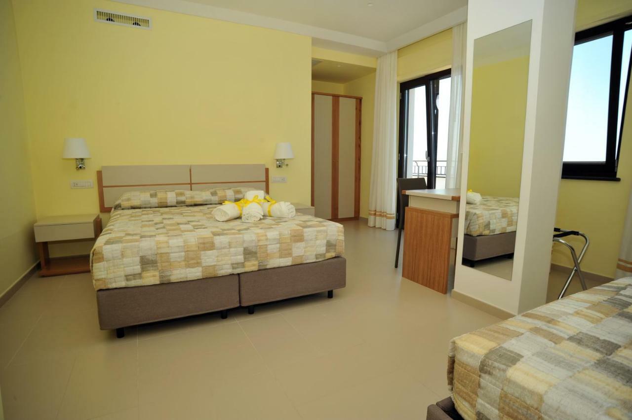 Luxury Room,863196566:JPEG