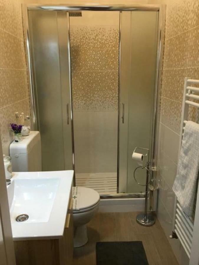 Double Room Private Bathroom