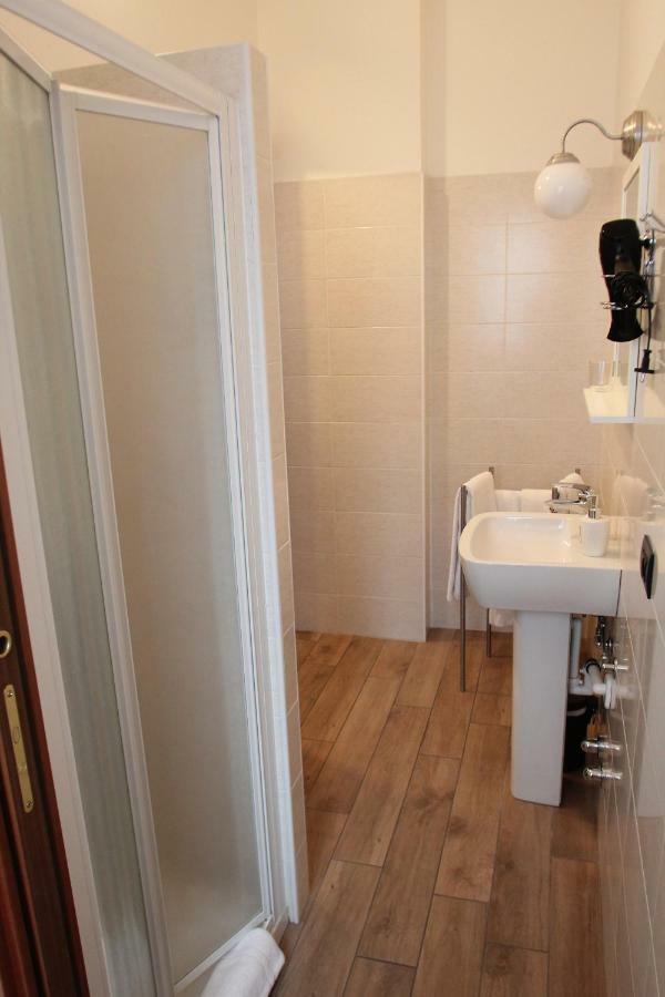 Double Room,871192136:JPEG