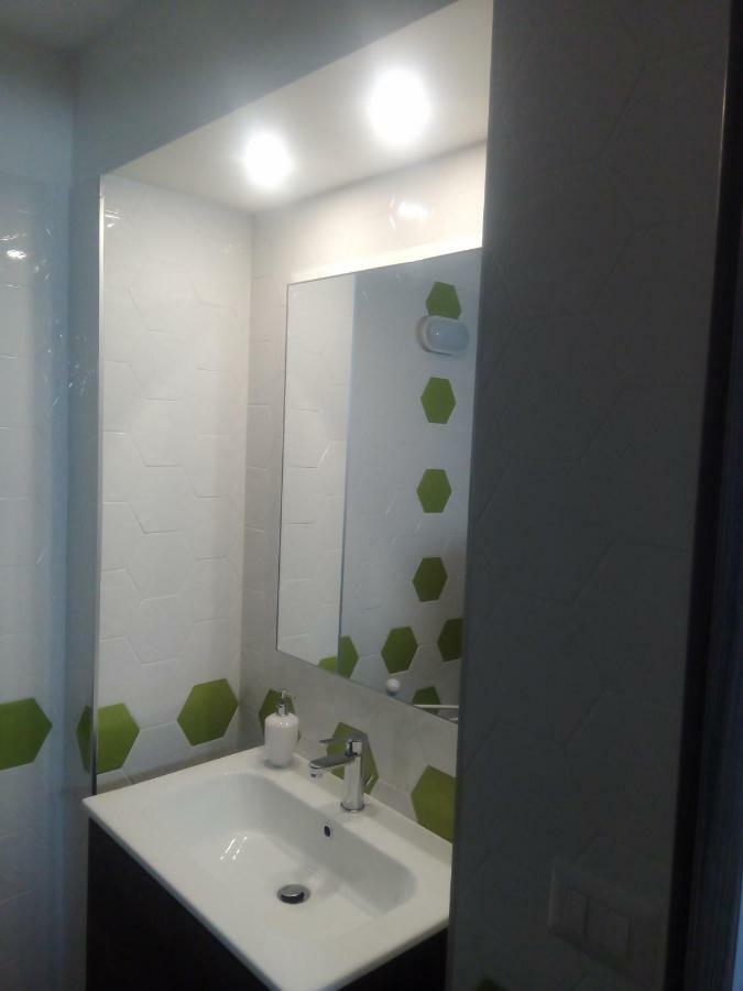 Studio Apartment,874161983:JPEG