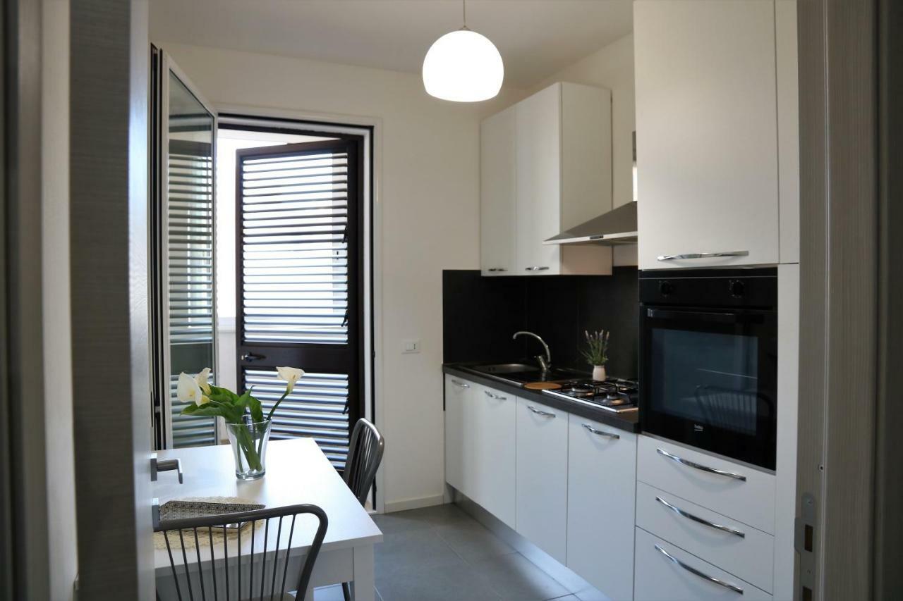 Appartamento con 2 Camere da Letto, Balcone e Vista mare