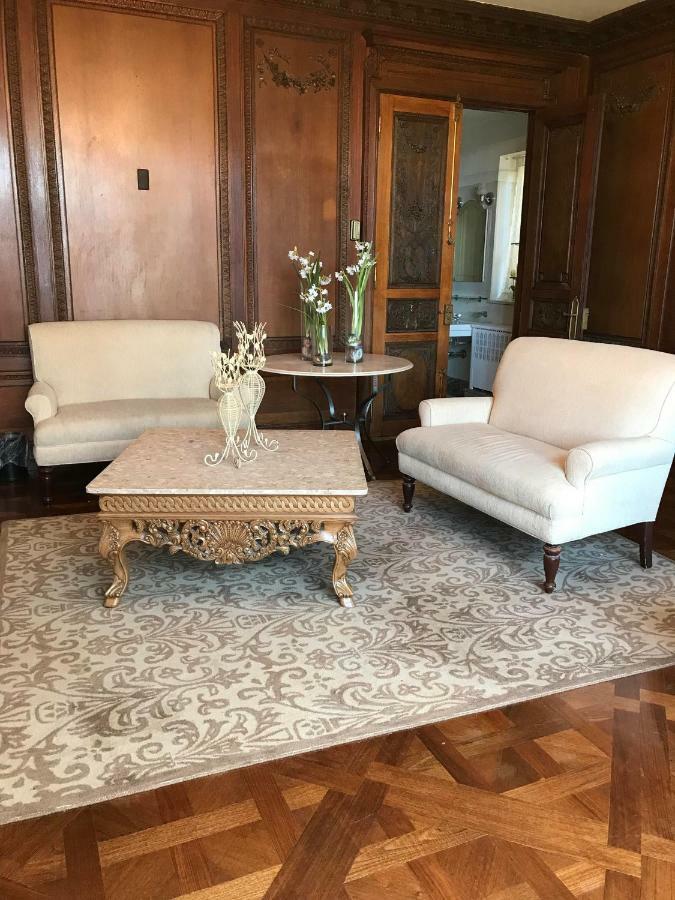 Deluxe Queen Suite