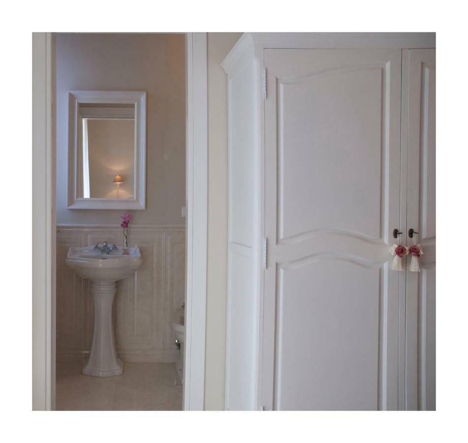 Deluxe King Room,231524896:JPEG