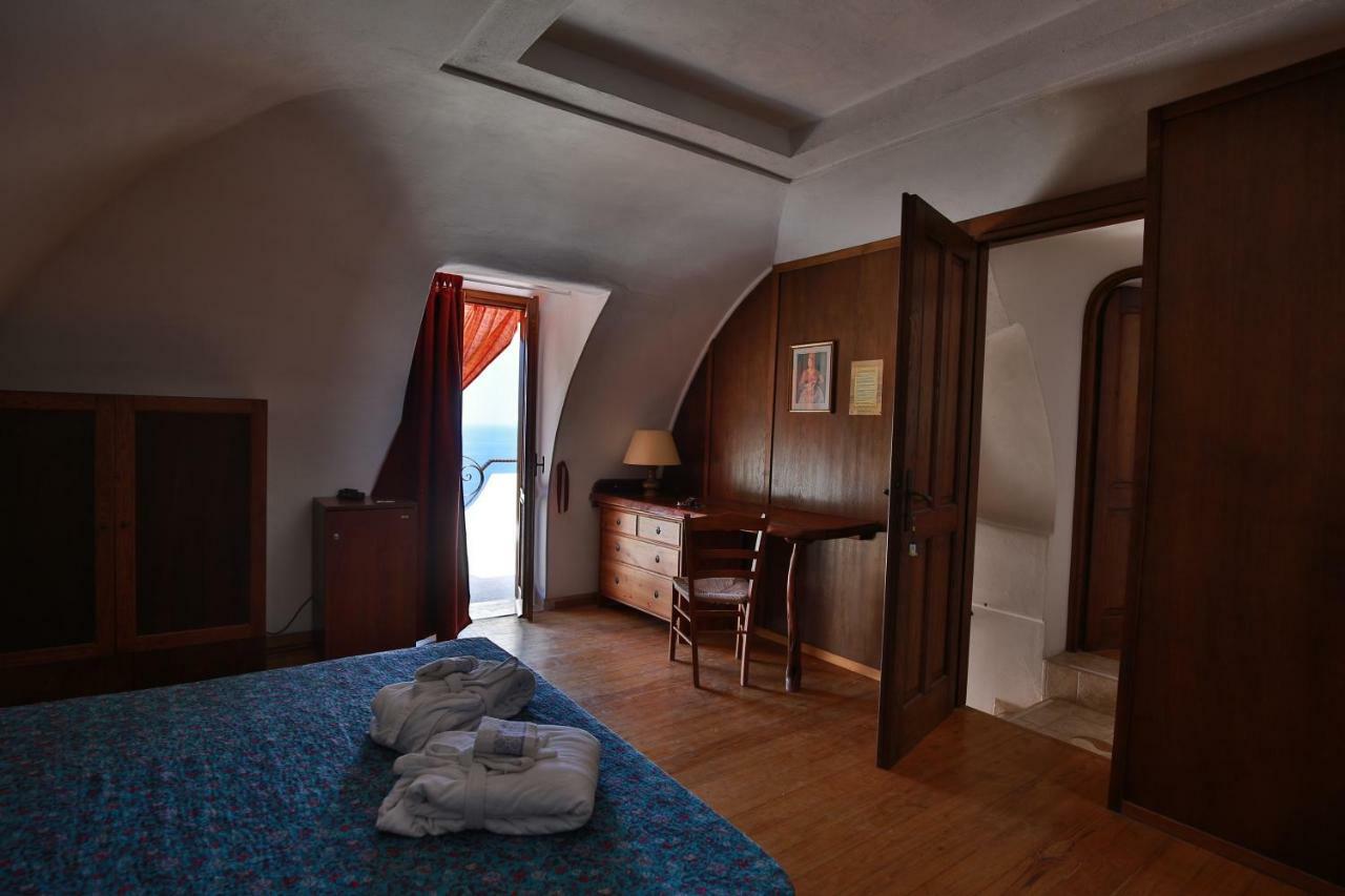 Deluxe Triple Room Sea View