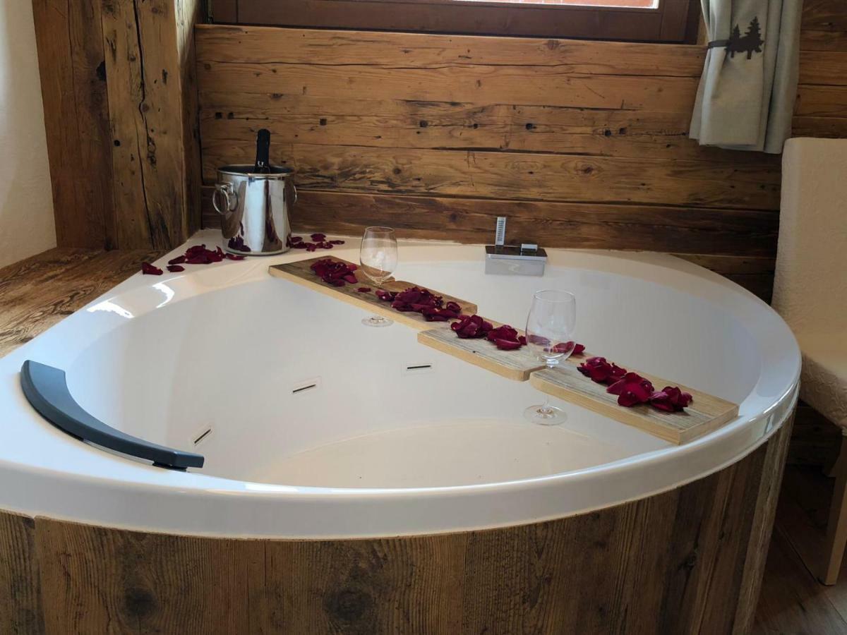 King Room Spa Bath