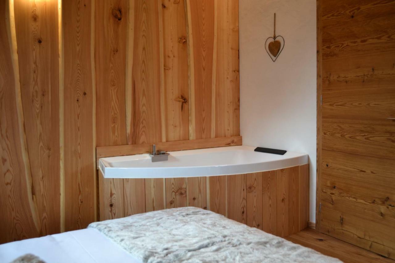 King Room Spa Bath