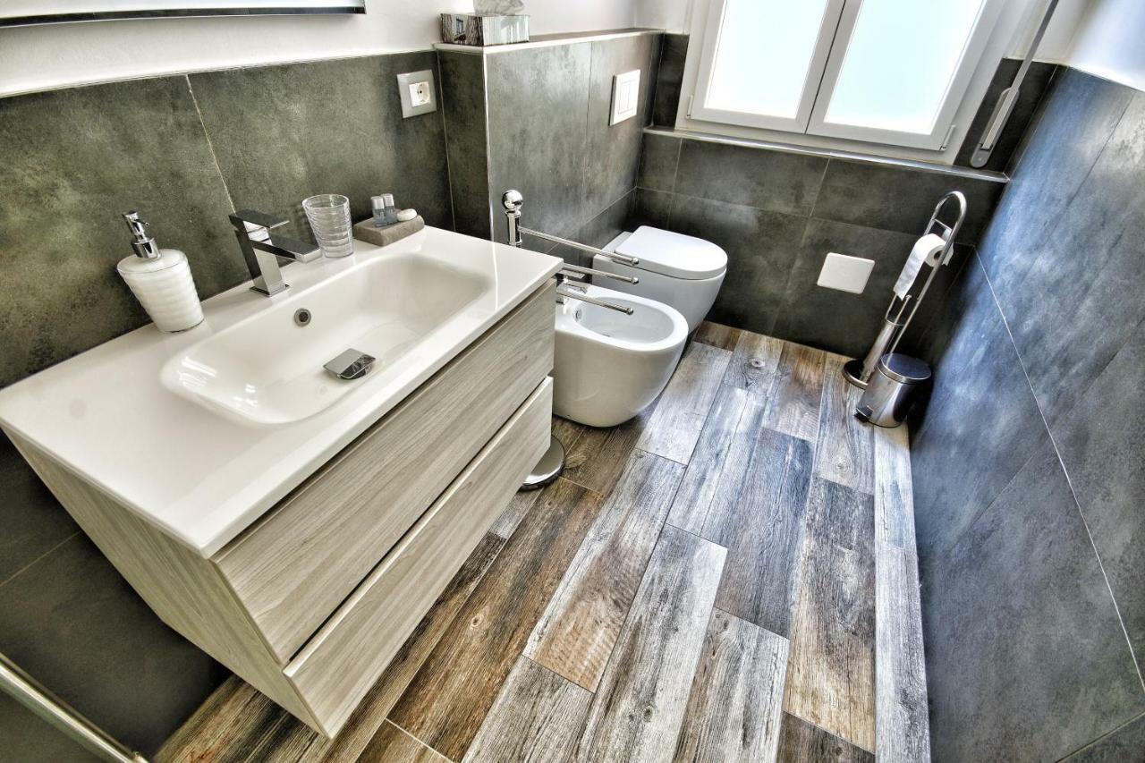 Double or Twin Room Private Bathroom
