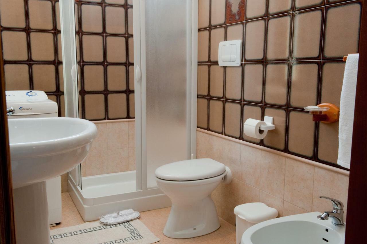 Deluxe Double or Twin Room,894531739:JPEG