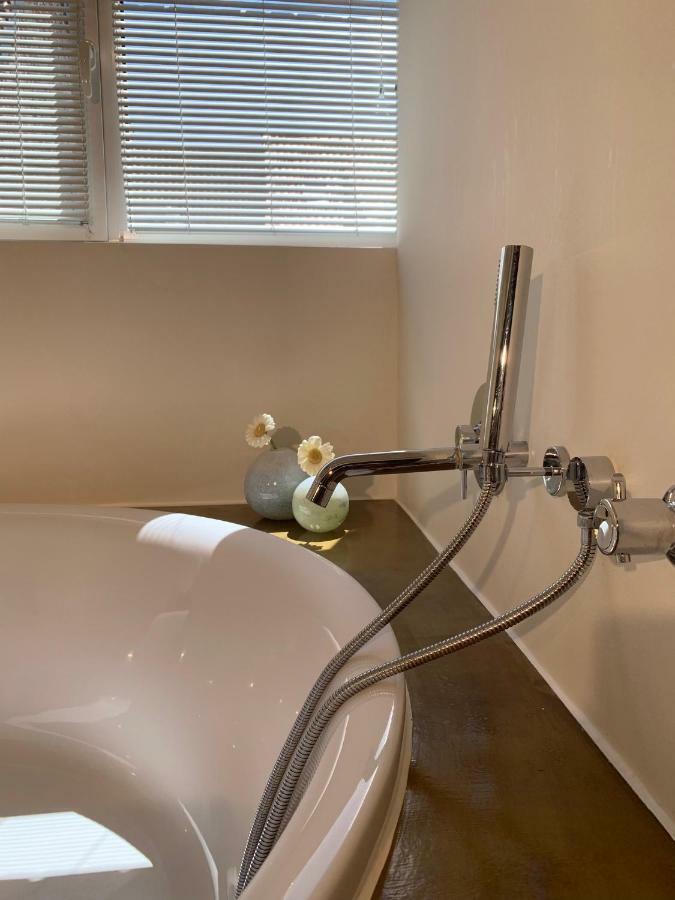 Standard Double Room with Bath and rain shower