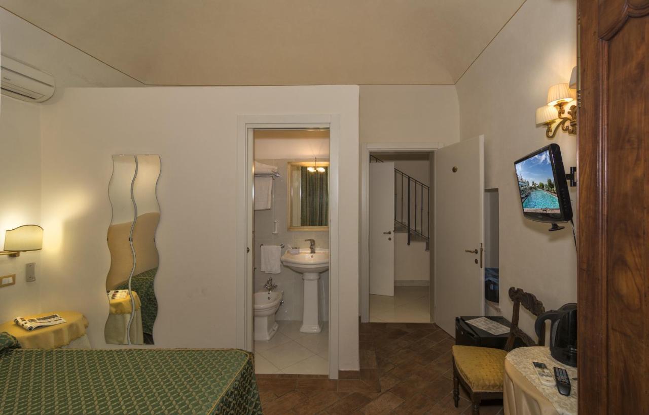 Budget Double Room,925597180:JPEG