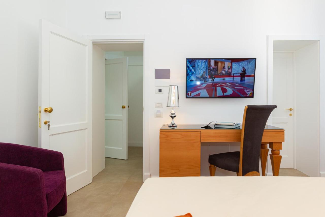 Double Room,1523394466:JPEG