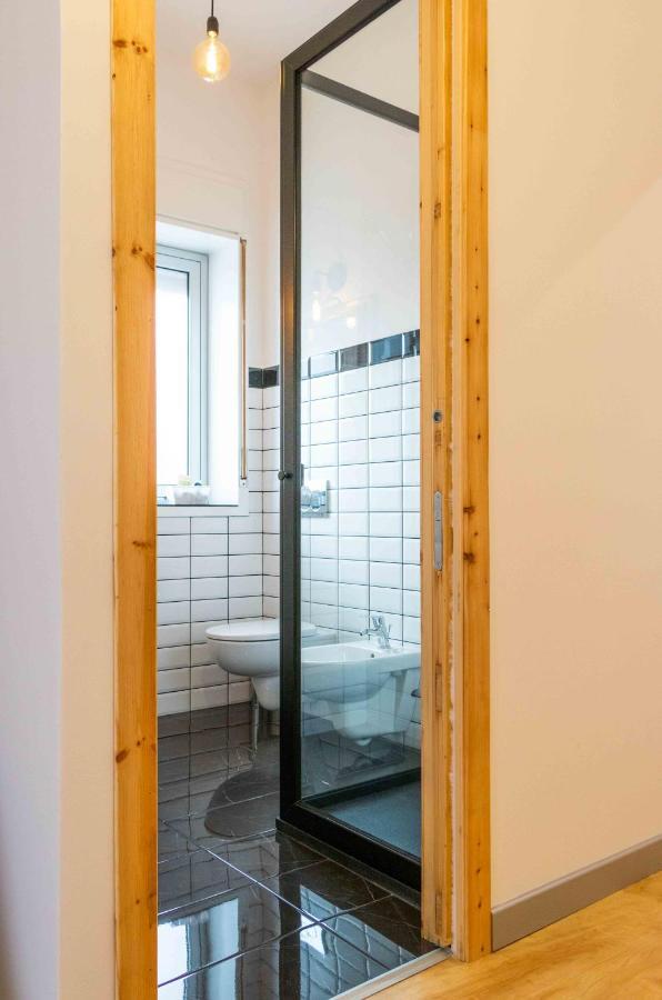 Single Room Private Bathroom