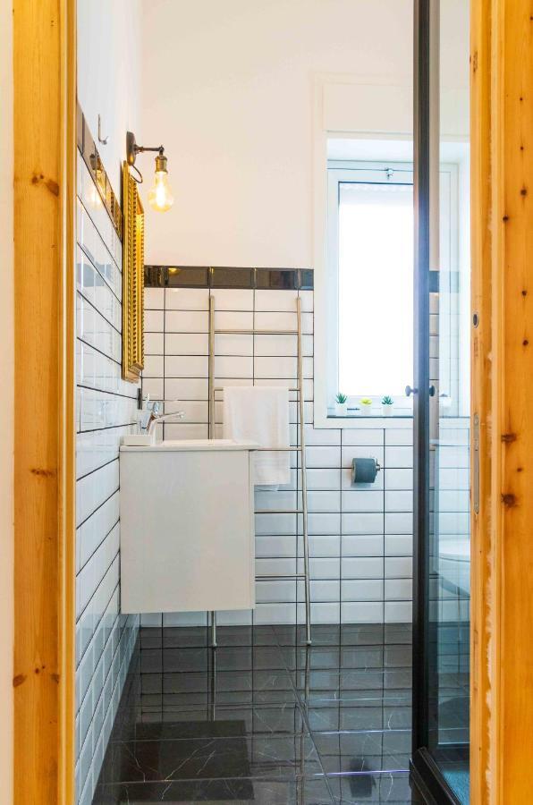 Single Room Private Bathroom