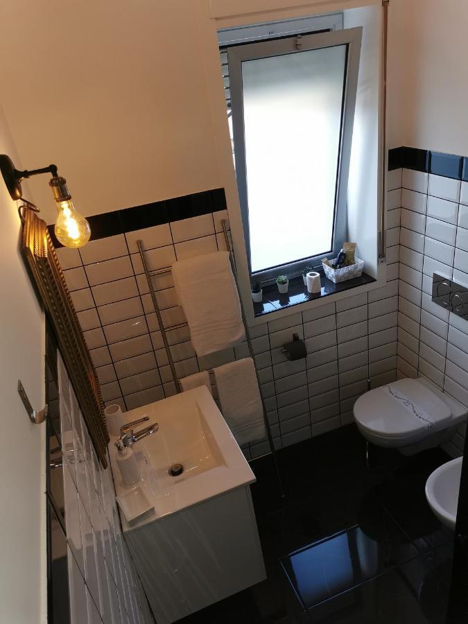 Single Room Private Bathroom