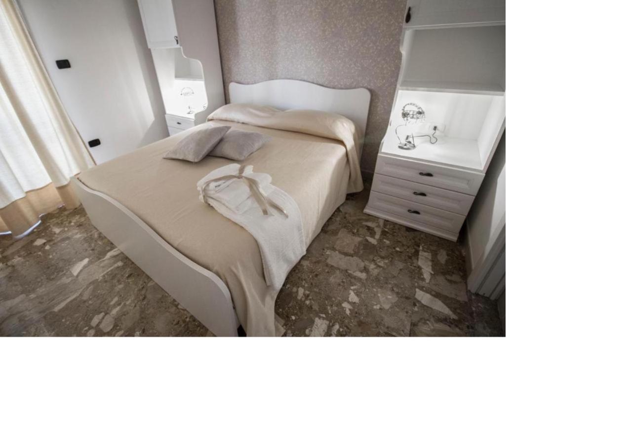 Double Room with Balcony,727042483:JPEG
