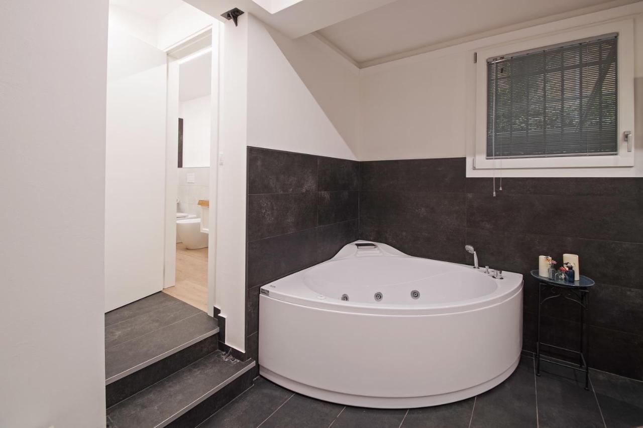 Suite Spa Bath