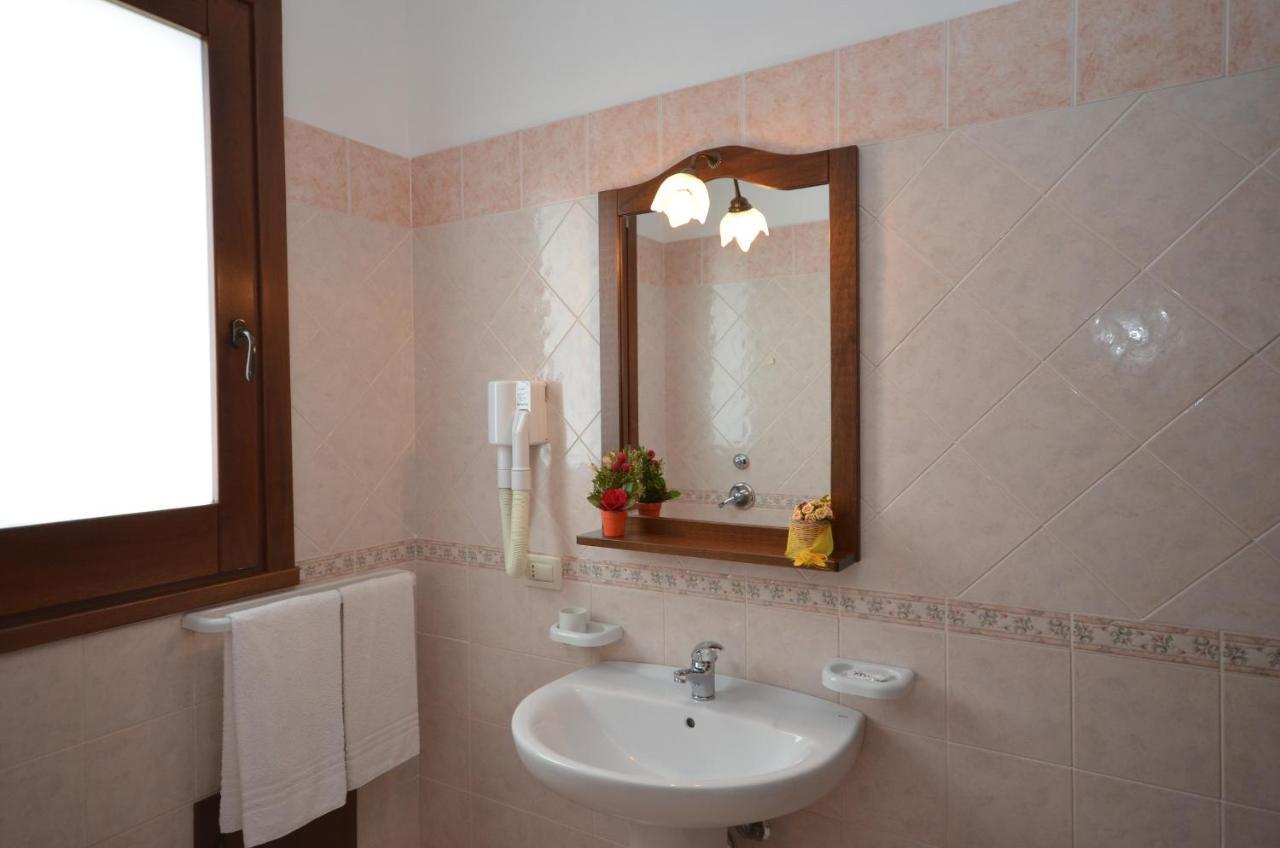 Superior Double Room with Balcony,978136927:JPEG