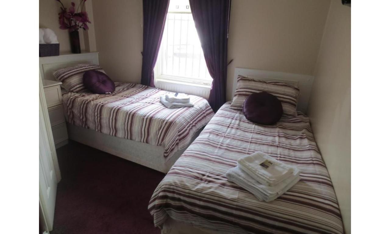 Twin Room with Private Bathroom