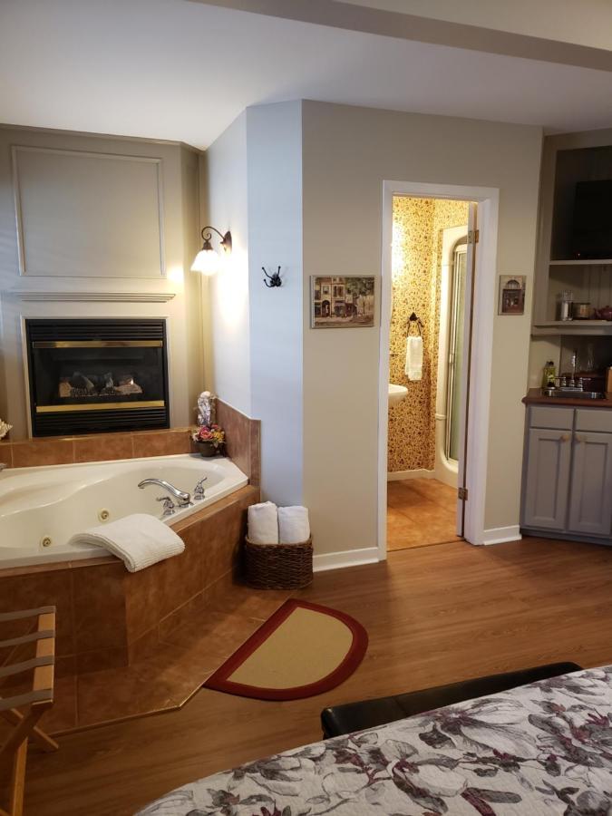 Deluxe King Suite