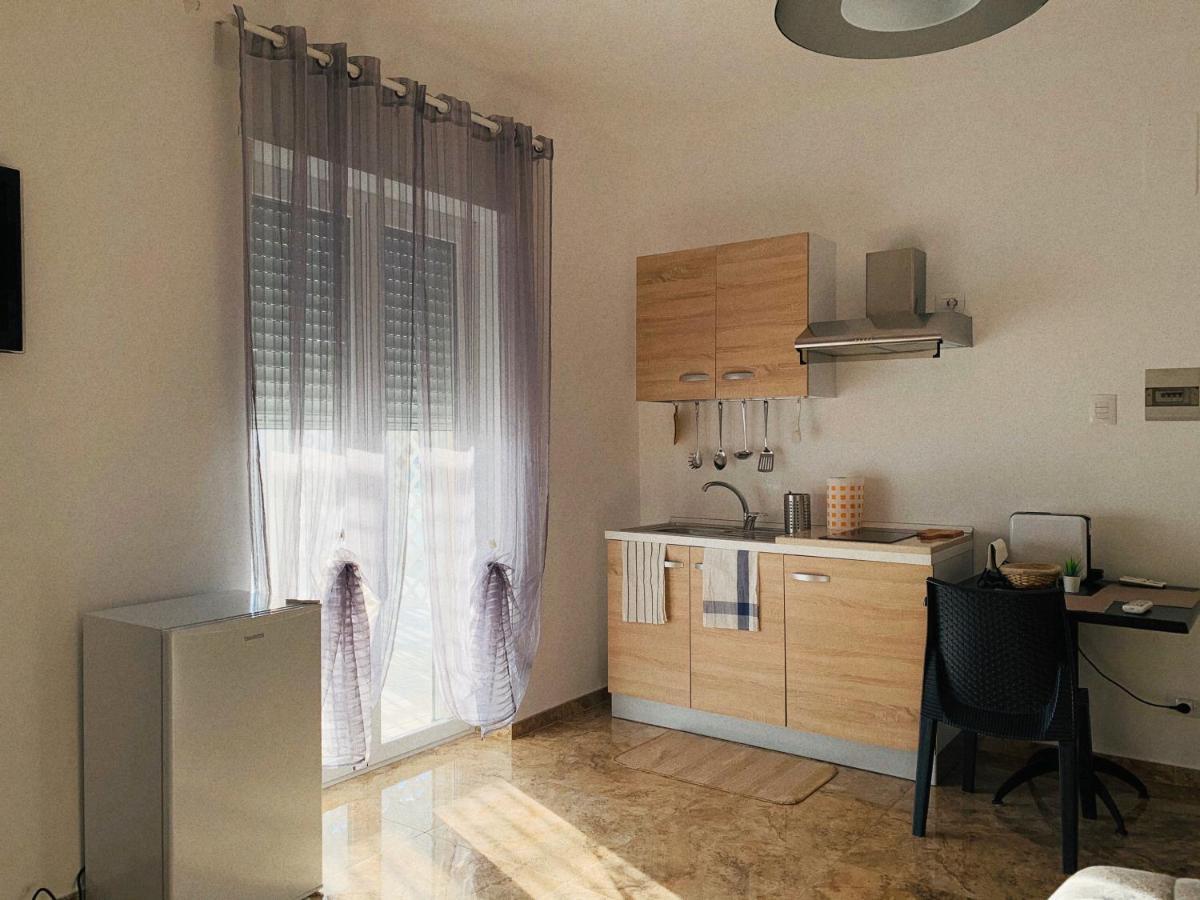 Double Room with Balcony (2 Adults + 1 Child),973475362:JPEG