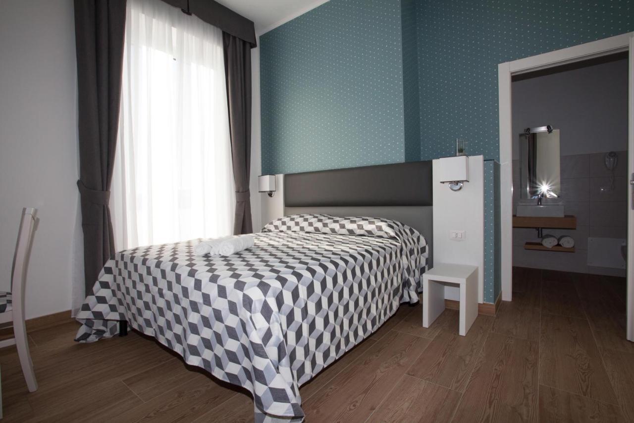 Standard Double Room,975159466:JPEG
