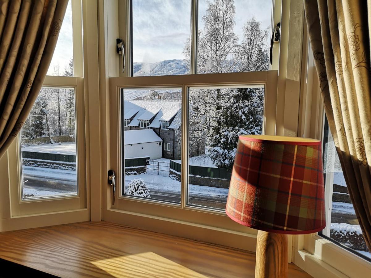 Deluxe Double or Twin Room with Mountain View