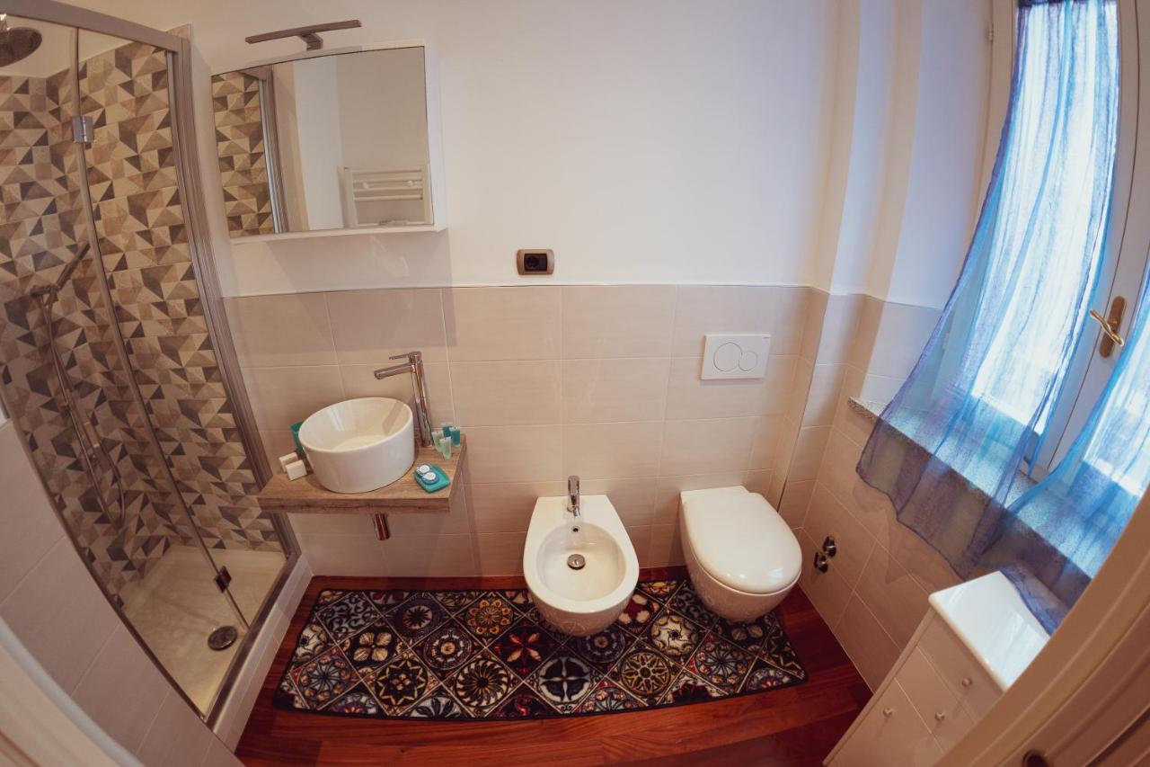 Double Room Private Bathroom,995203087:JPEG