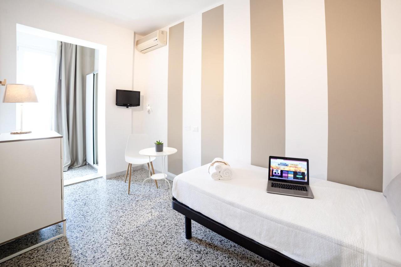 Single Room,1006475809:JPEG