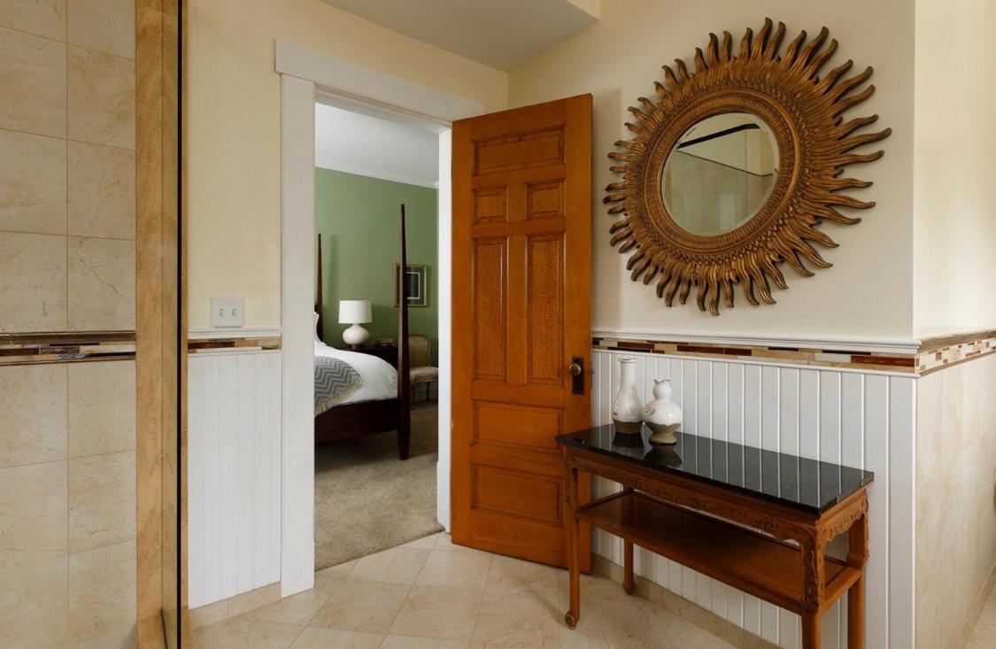 Queen Suite