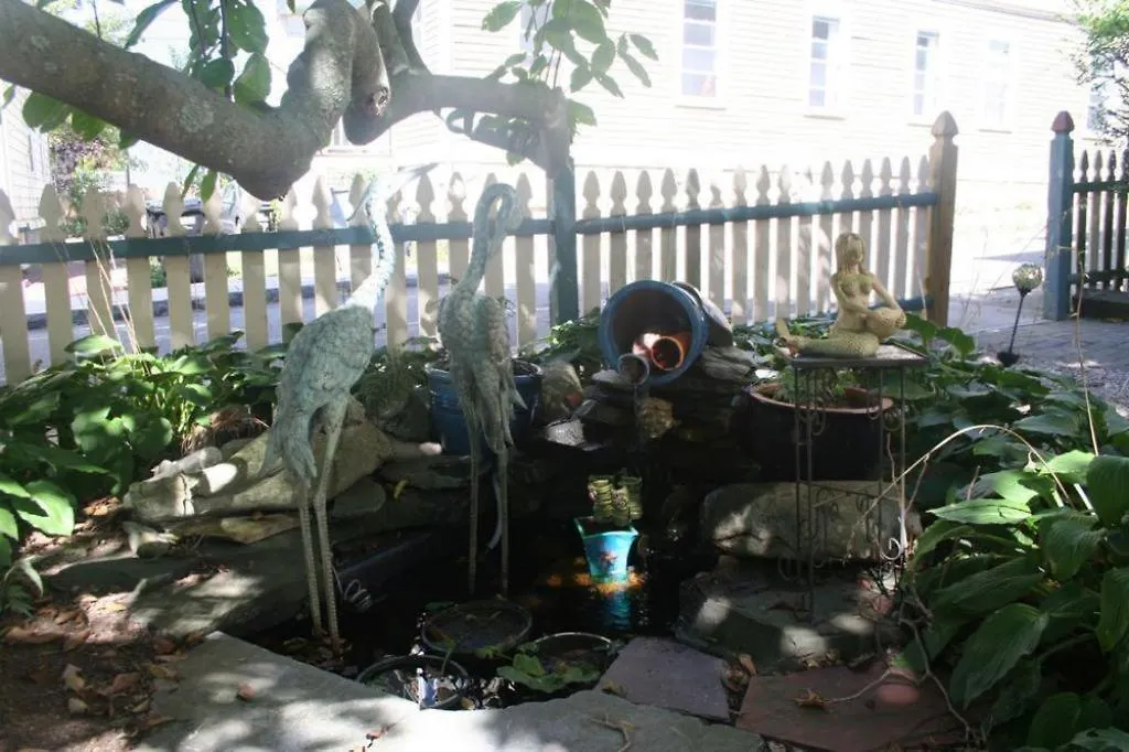 Artful Lodger-1