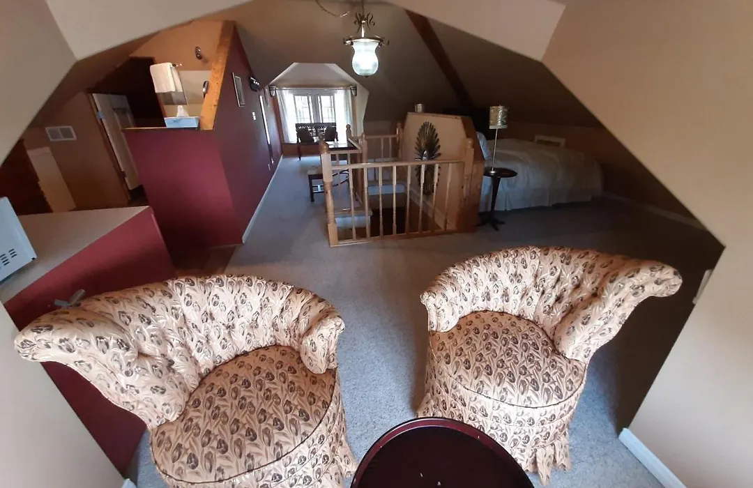 Stonewater Manor B&B-1