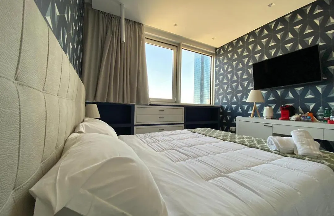 2B Fifteen Floor Suite Napoli-1