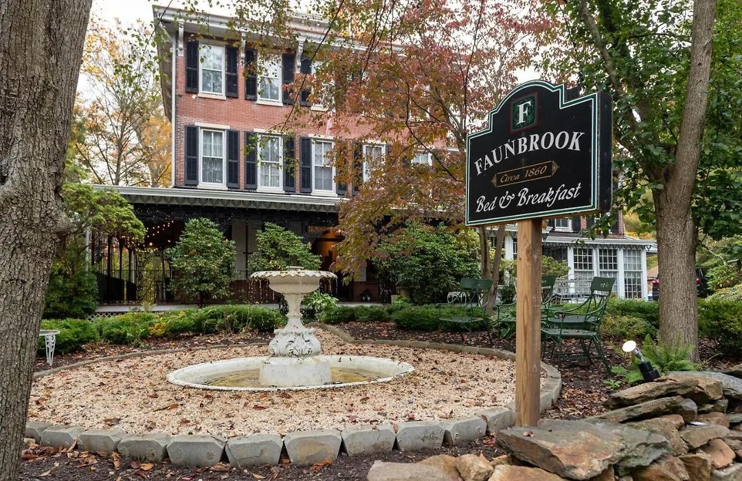Faunbrook Bed & Breakfast (Adults Only)-1