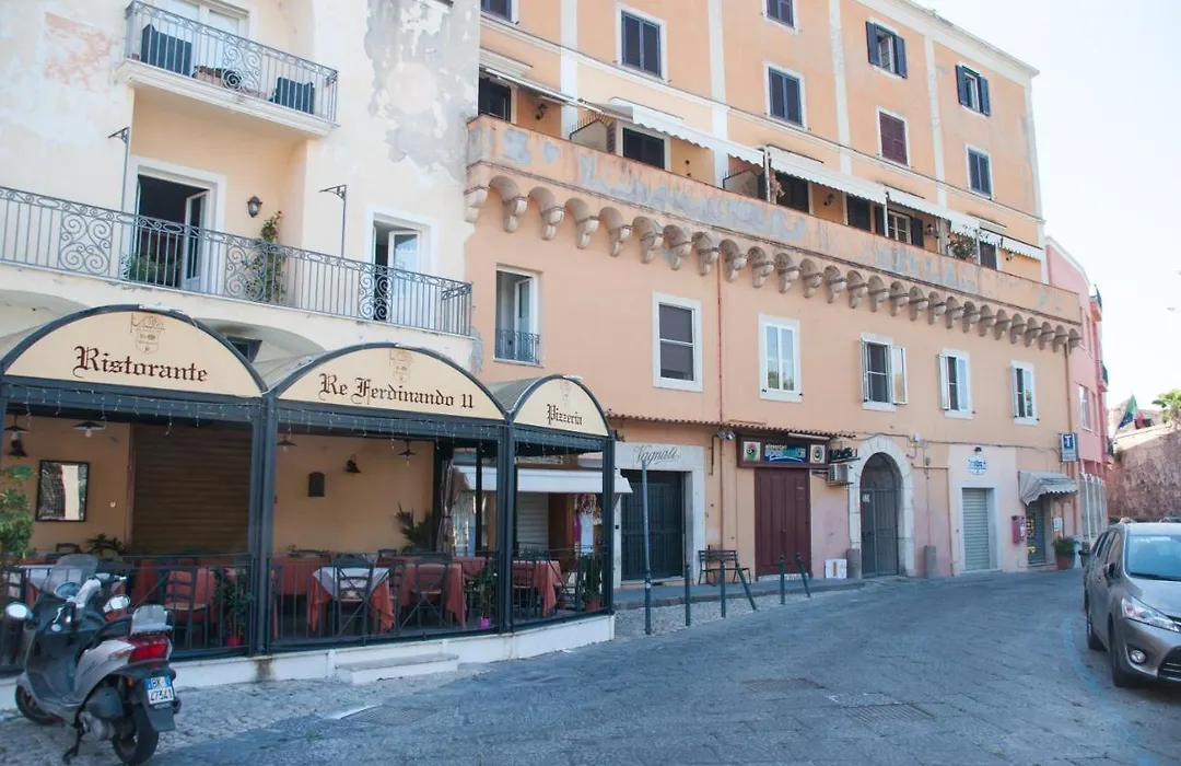 In Vacanza a Gaeta - L'Elica b&b-1