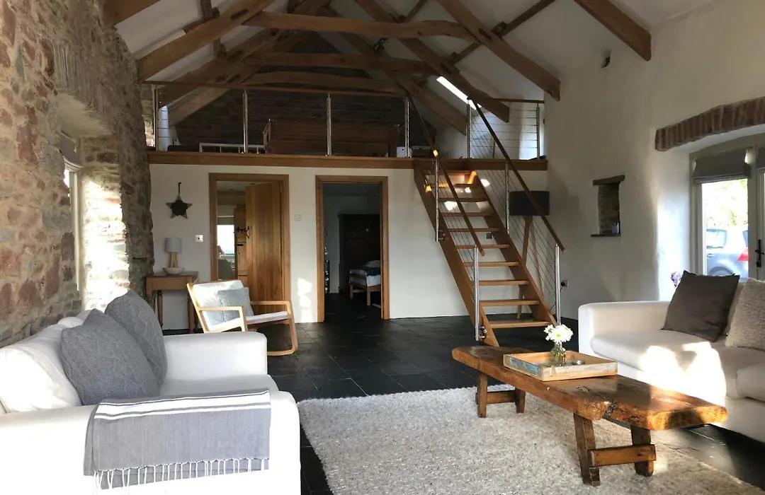 Dan Y Graig Barn, Carmarthen-1