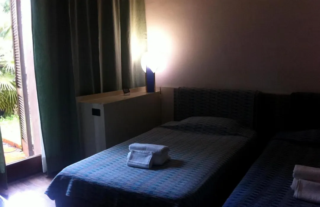 Town & Country Guest House B&B-1