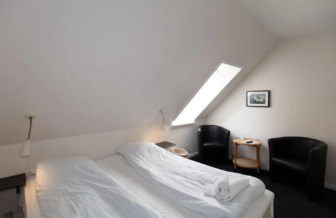 Skråvej Bed&Breakfast-1