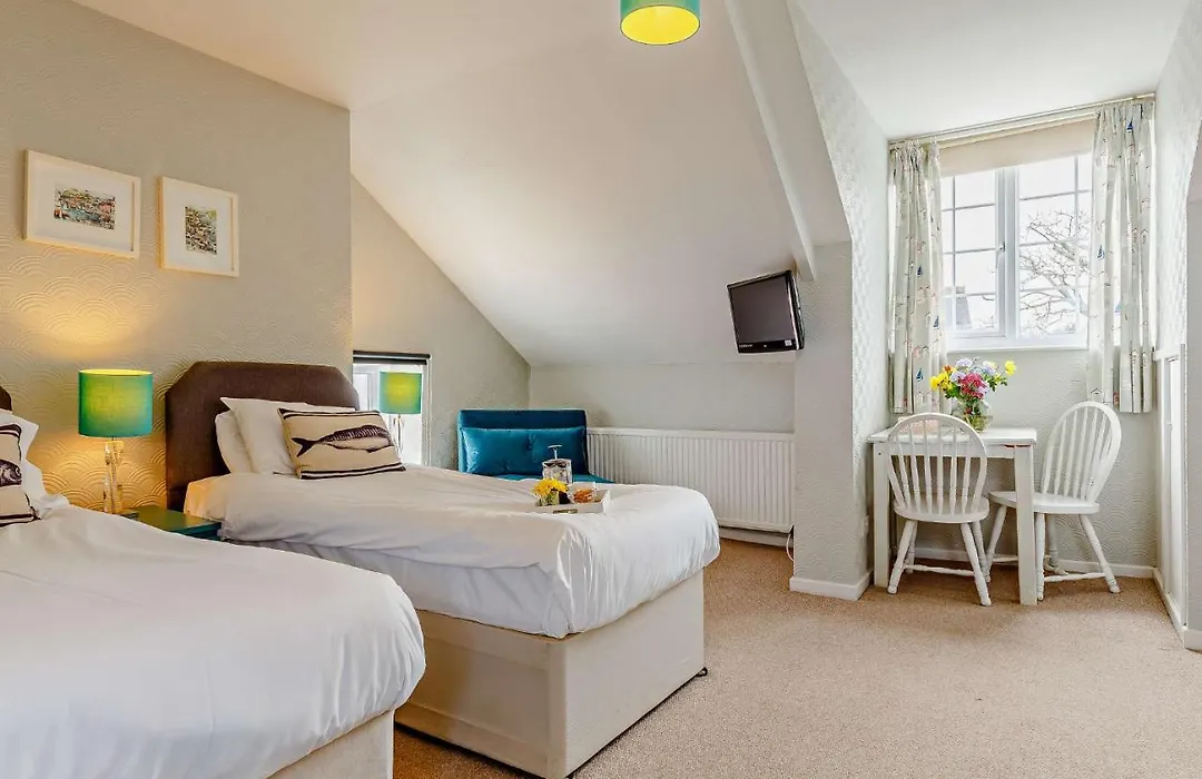 Pendennis Lodge-1