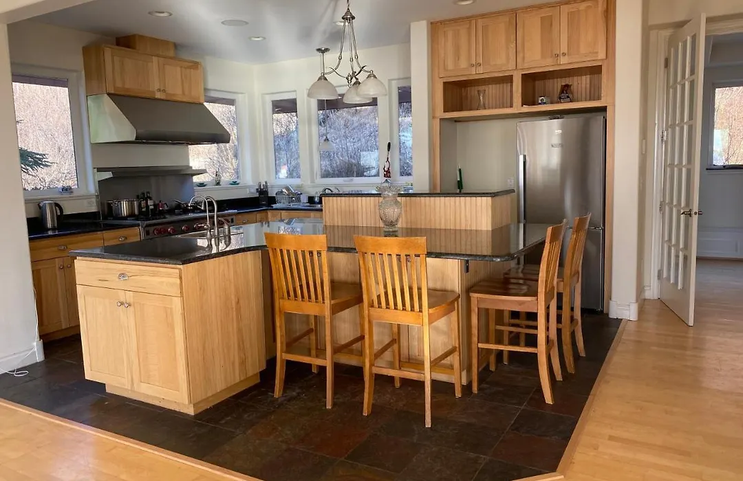 Frenchy'S Adventure Bed And Breakfast-1